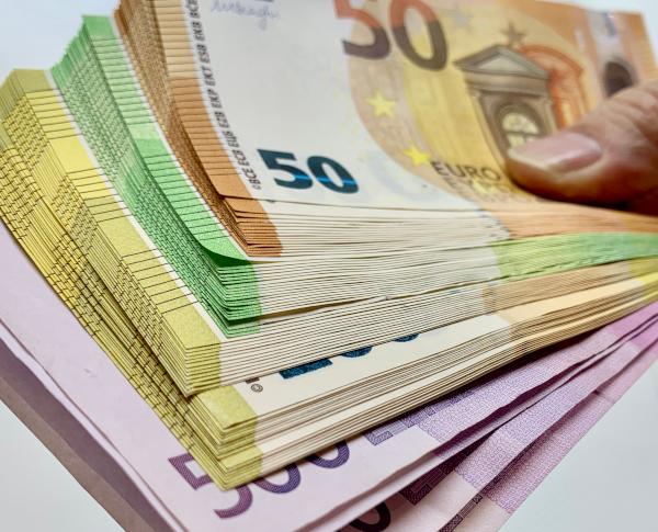 Forderungen gegen Geld verkaufen